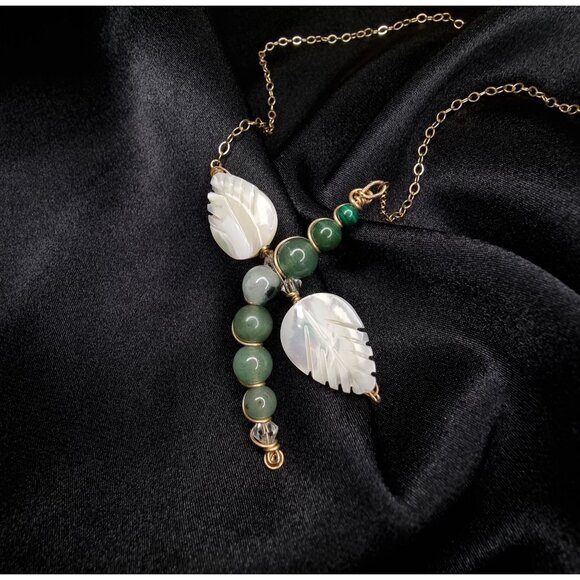 Vintage 14K Gold Filled Jade & Mother Of Pearl Dragonfly Pendant Necklace 16" El - Picture 2 of 5